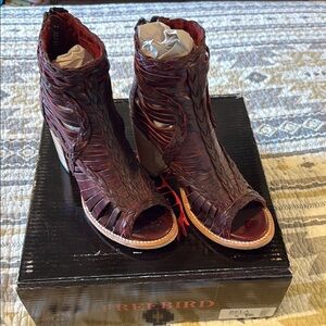 Freebird Wine Bela Size 8